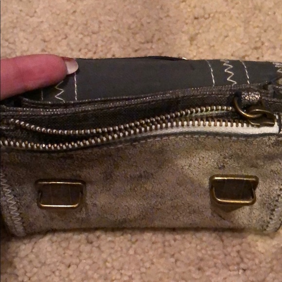 Schuler & Sons distressed clutch - Picture 4 of 4